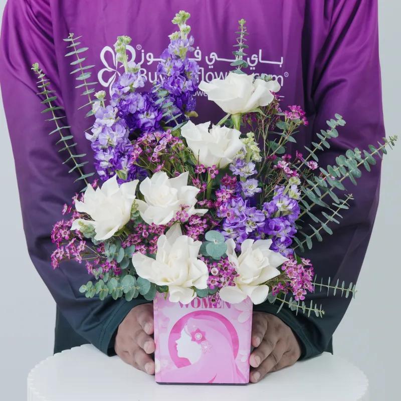 Lavender Grace Glass Vase - Flowers gift from Buy Any Flowers Dubai in Al Quoz Industrial Area 4, Dubai, UAE - image 3