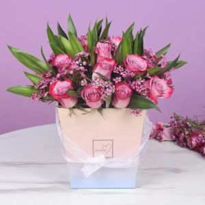 darling-21-purple-roses-arrangement_1.webp