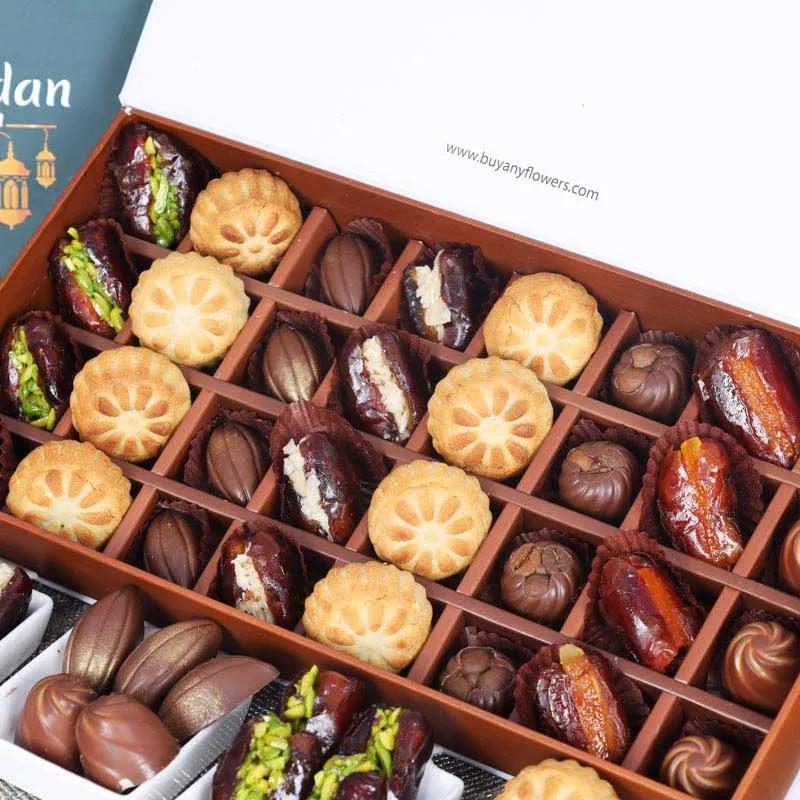 Ramadan Stuffed Dates Mamoul and Chocolates By Sweecho 32 Pcs Green thumbnail 3