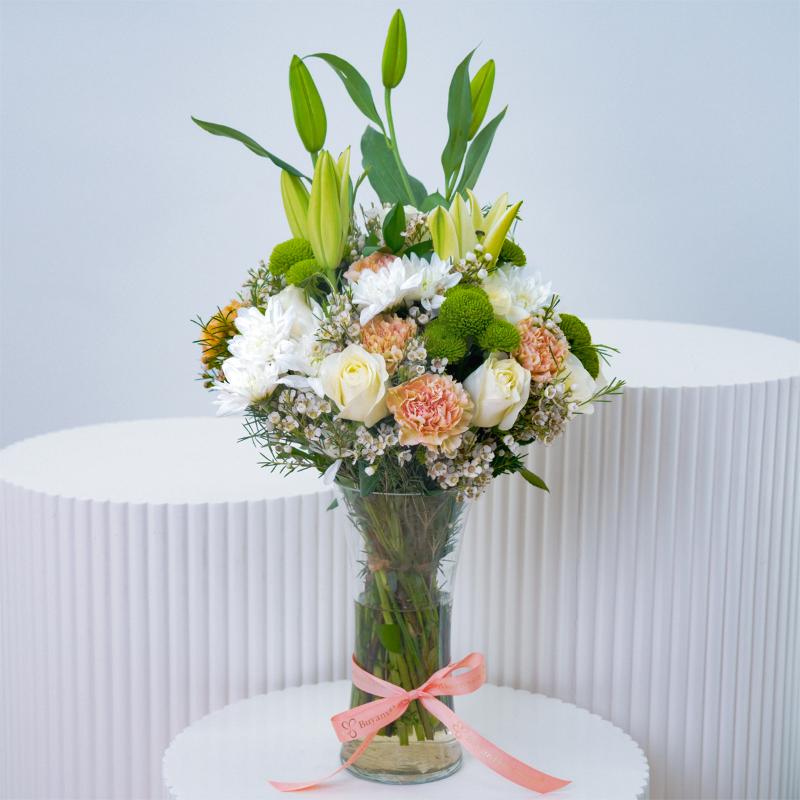 Peach and White Flowers Vase - Flowers gift from Buy Any Flowers Dubai in Al Quoz Industrial Area 4, Dubai, UAE
