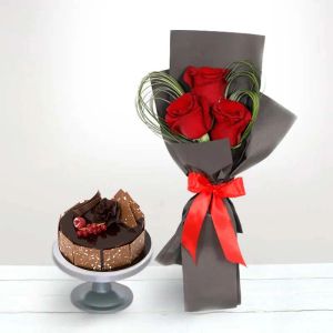red-roses-bouquet-and-fudge-cake_1.webp
