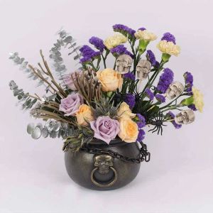cauldron-flower-arrangement_1.webp