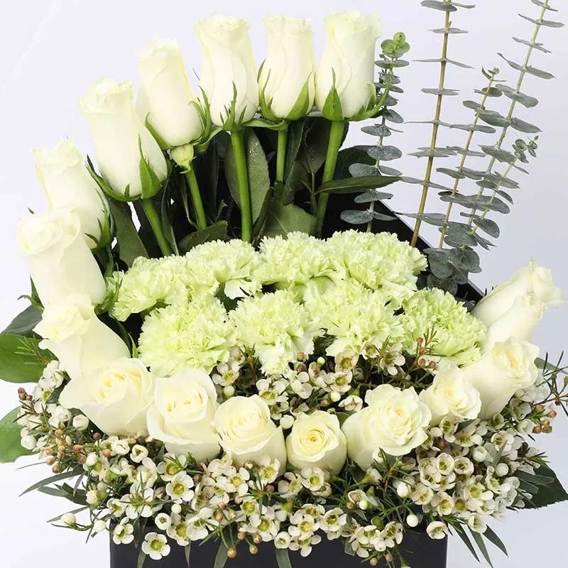 Roses Floral Crescent thumbnail 3