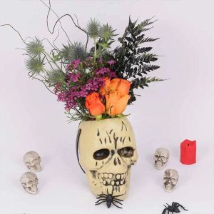 skullful-sunset-flower-arrangement_1.webp