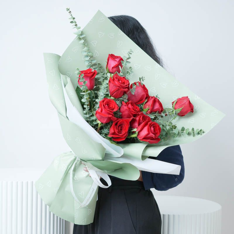 Affectionate 11 Red Roses Bunch thumbnail 2
