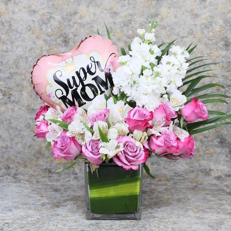 Super Mom Balloon and Flower Vase thumbnail 3