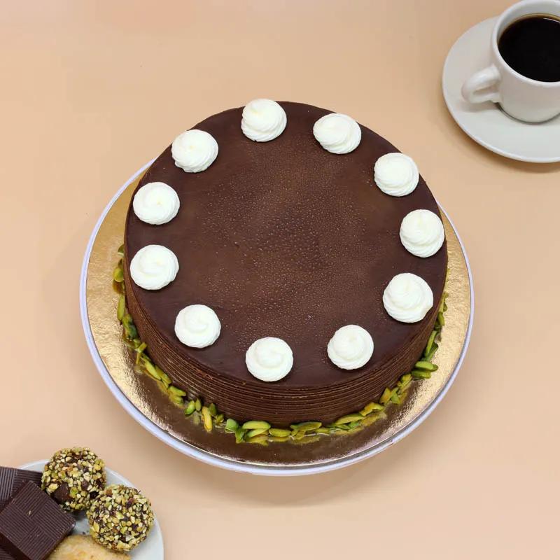 4 Portion Chocolate Pistachio Cake thumbnail 4