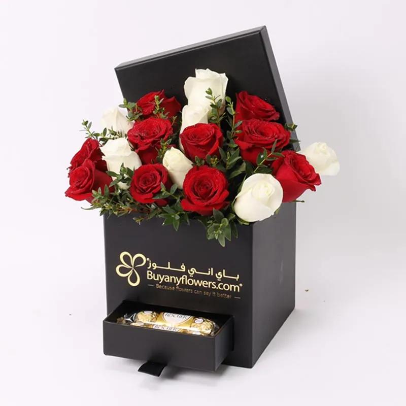 square-choco-love-box-17-roses_1.webp