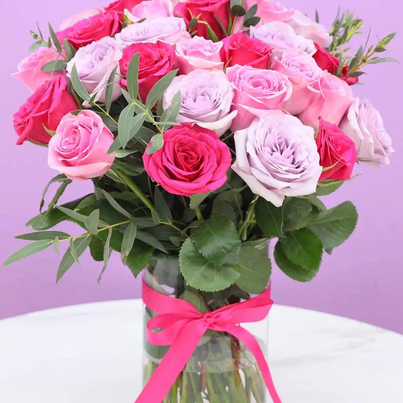 Candy 31 Roses in Vase thumbnail 2