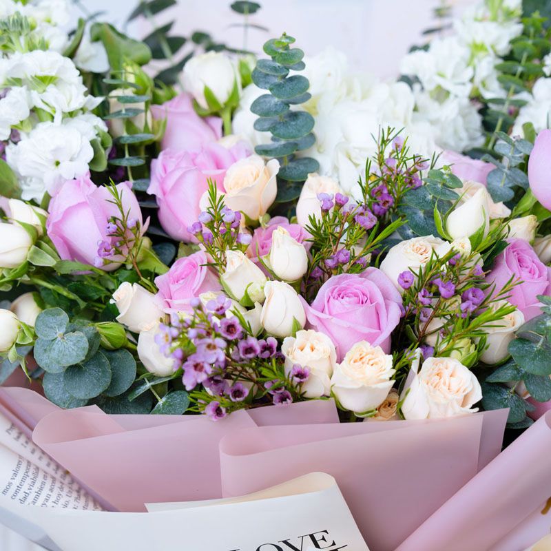 Hug 19 Flower Bouquet thumbnail 3