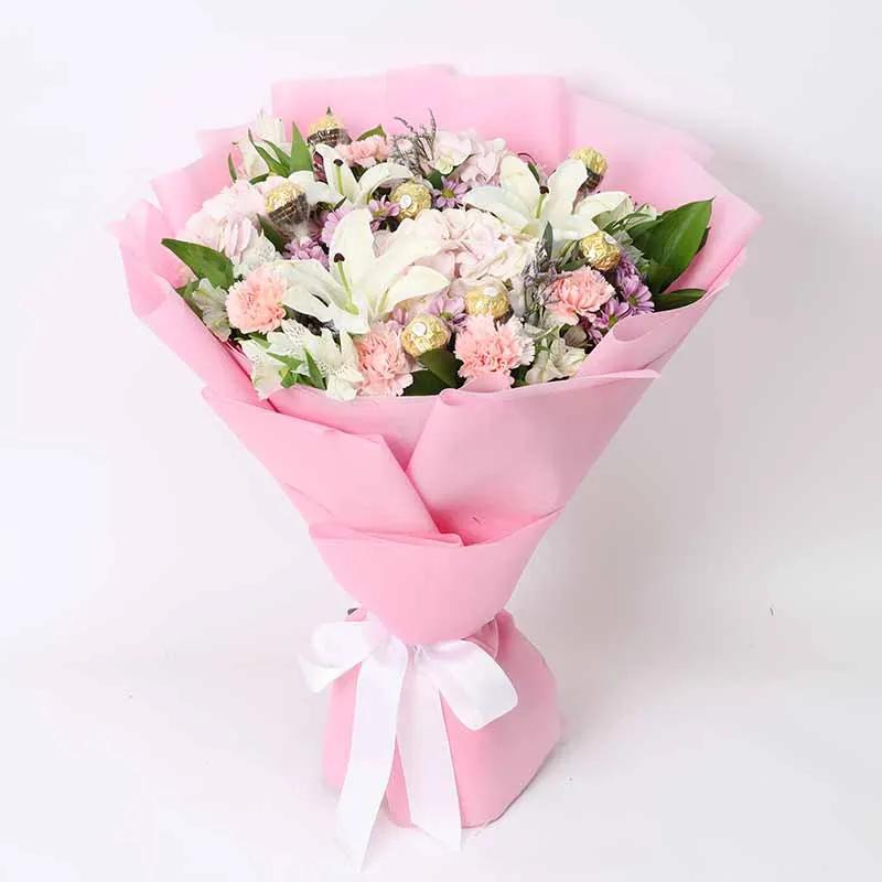 care-flowers-and-ferrero-bouquet_1.webp