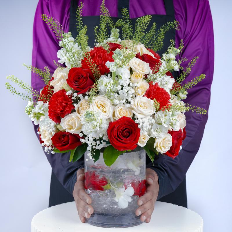 Red and Peach Flower Arrangement - Flowers gift from Buy Any Flowers Dubai in Al Quoz Industrial Area 4, Dubai, UAE - image 3
