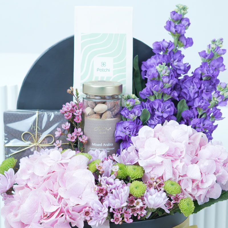 Bateel and Patchi Floral Hamper thumbnail 3