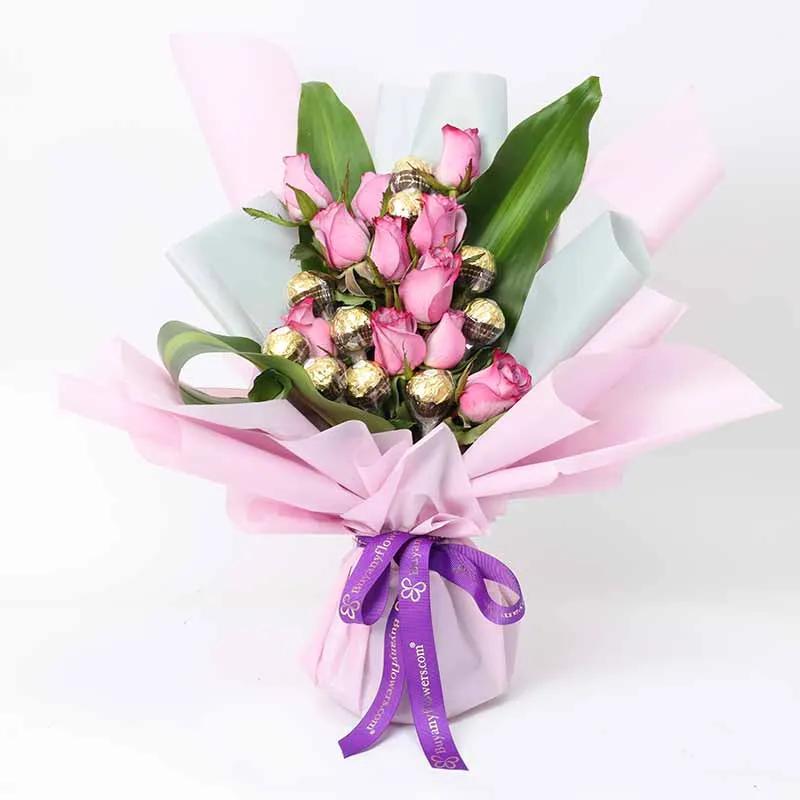 love-11-purple-roses-and-ferrero-bouquet_1.webp