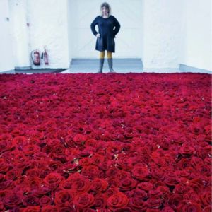 paradise-10001-red-roses_1.webp