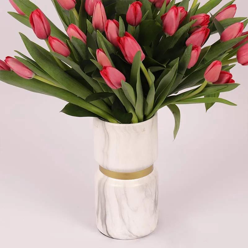 Scarlet 31 Red Tulips thumbnail 4