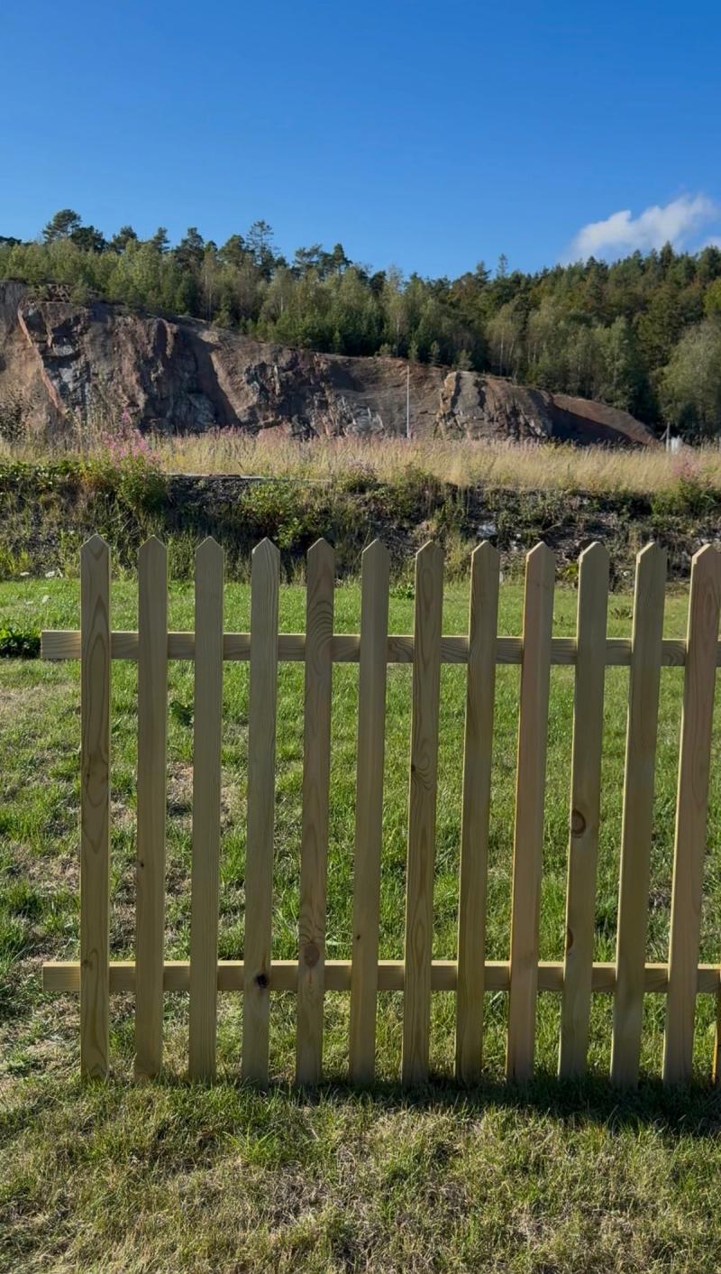 Stakittgjerdeseksjon i impregnert furu (bilde 3)