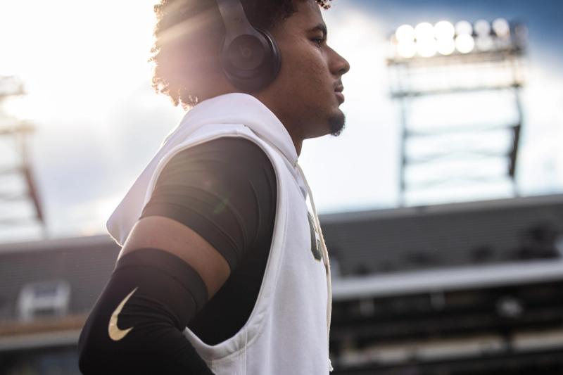 Cree Thomas warming up at Bobby Dodd Stadium