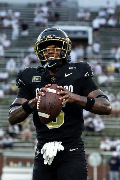 Boo Carter warming up at Bobby Dodd Stadium