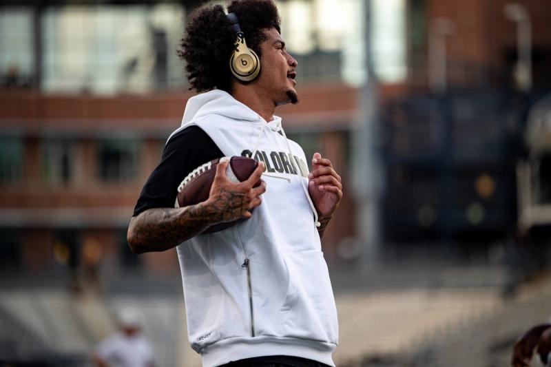 Joseph Williams warming up at Bobby Dodd Stadium