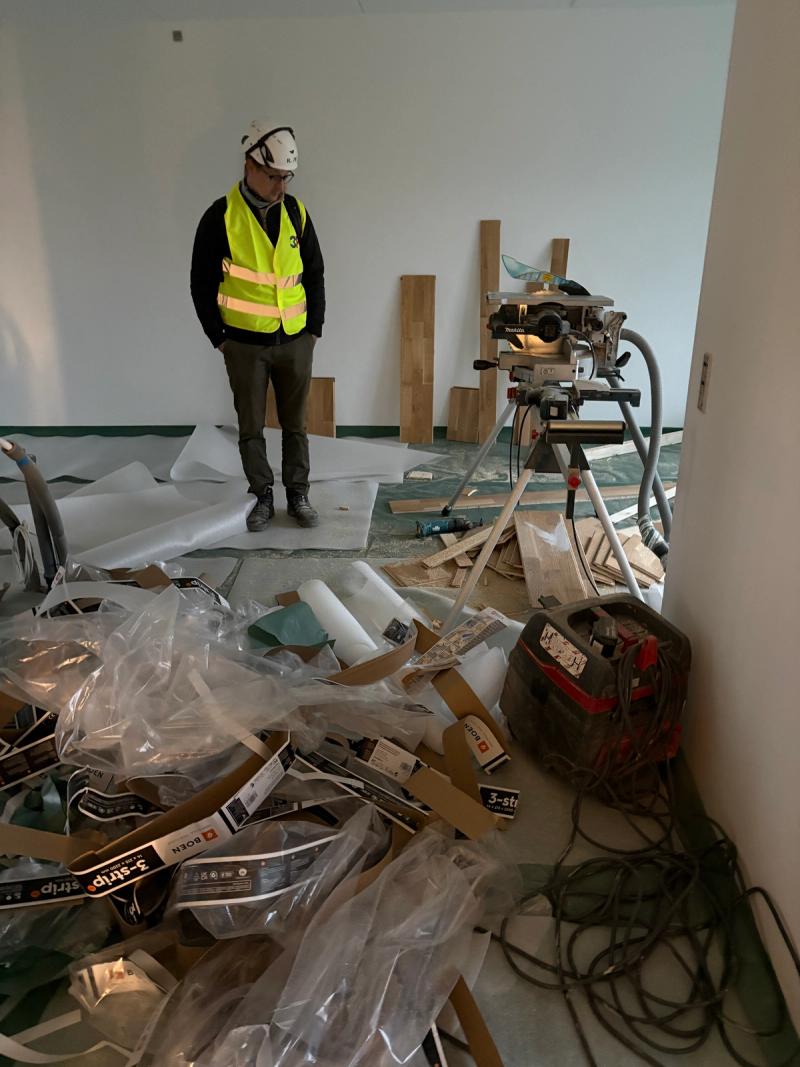 Plads til forbedring. Sådan lød dommen på flere byggepladser, som Byggefagenes Samvirkes patrulje besøgte under den europæiske arbejdsmiljøuge 2026. Foto: Søren Jespersen.