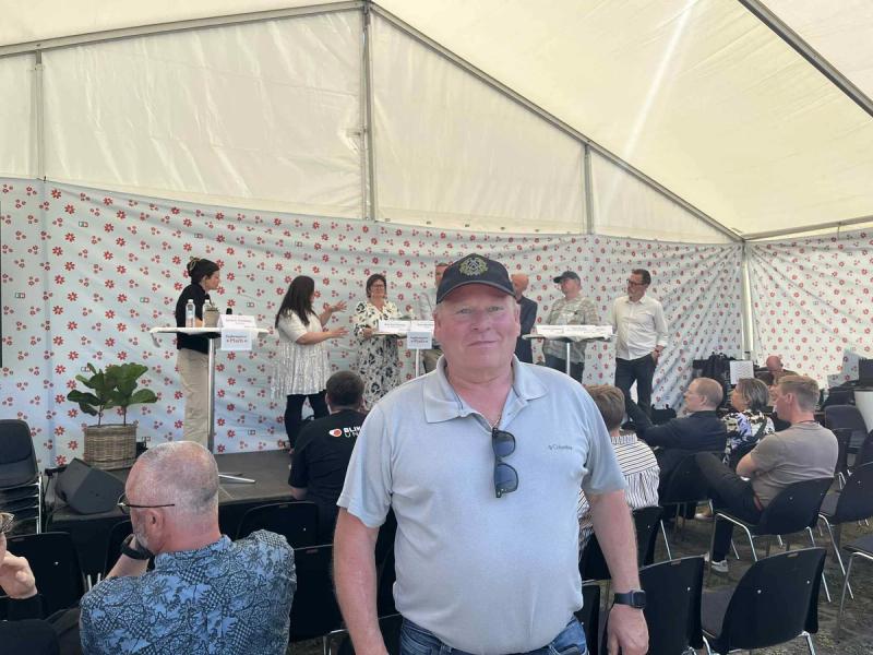 Formand for Byggefagenes Samvirke, Henrik Juul Rasmussen, giver ordet til stemmer fra byggepladsen, når der er Folkemøde på Bornholm i juni 2026. Foto: Ole S.  