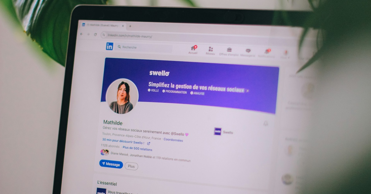 What makes an AI LinkedIn headshot look credible