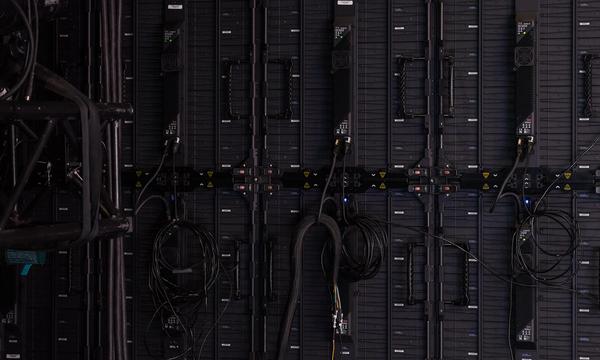 IA privada vs. IA en la nube: qué pierdes realmente cuando tus datos salen de tu empresa