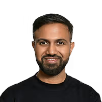 A head shot of Umar Razzaq, Superintendent Pharmacist at Pharmacy Online