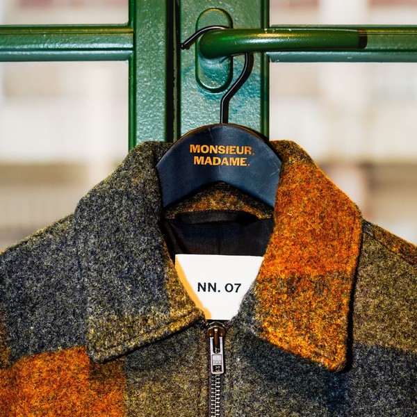 Image des réseaux sociaux : Madame, Monsieur. Biarritz