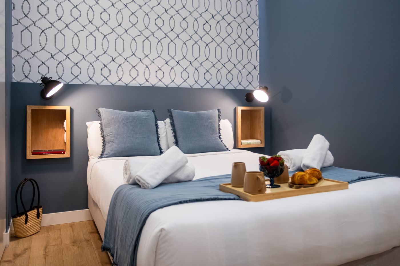 NESTIC - MENESES - Bedroom Furnished apartment with services