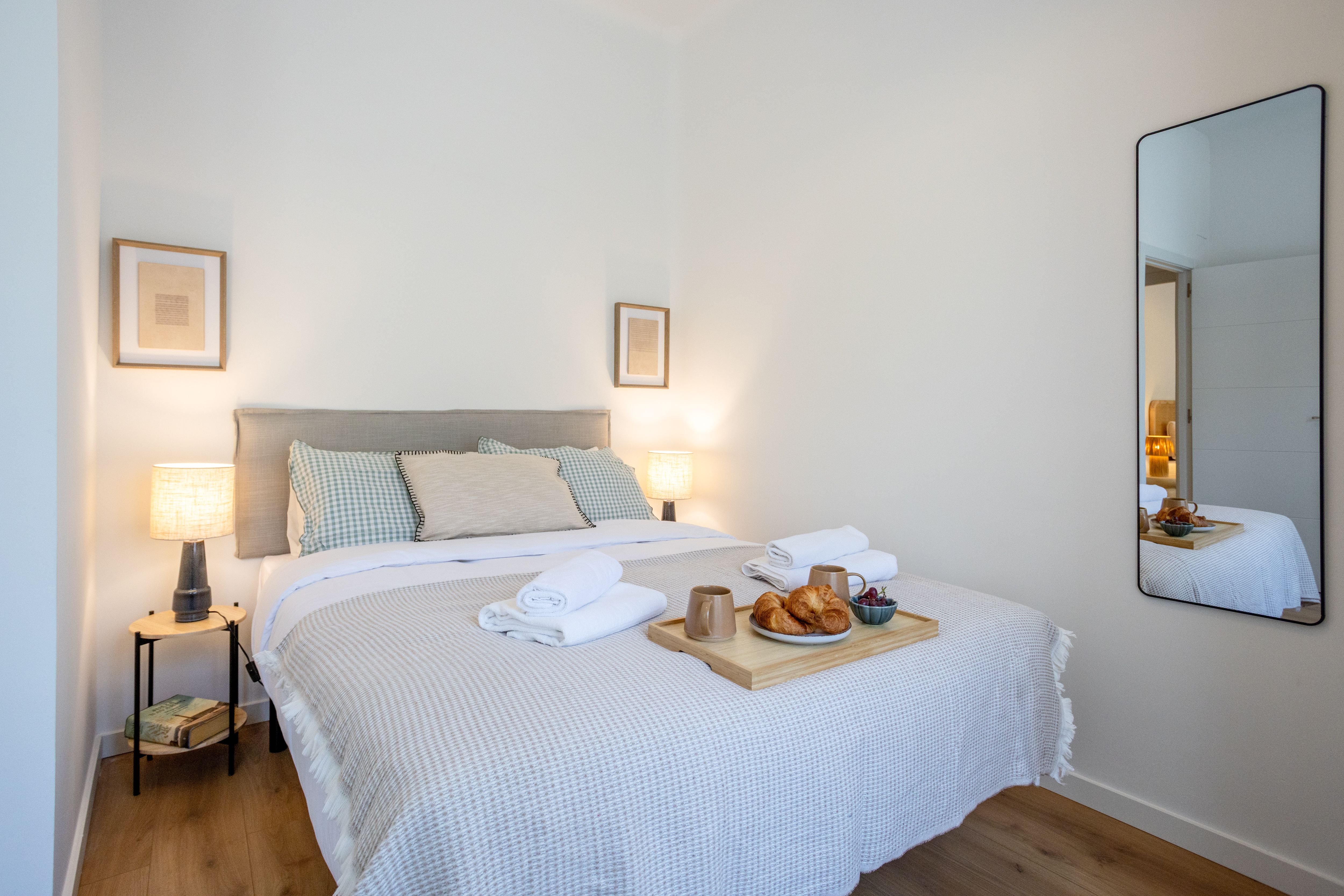 NESTIC - BRACARA - Dormitorio principal apartamento con servicios