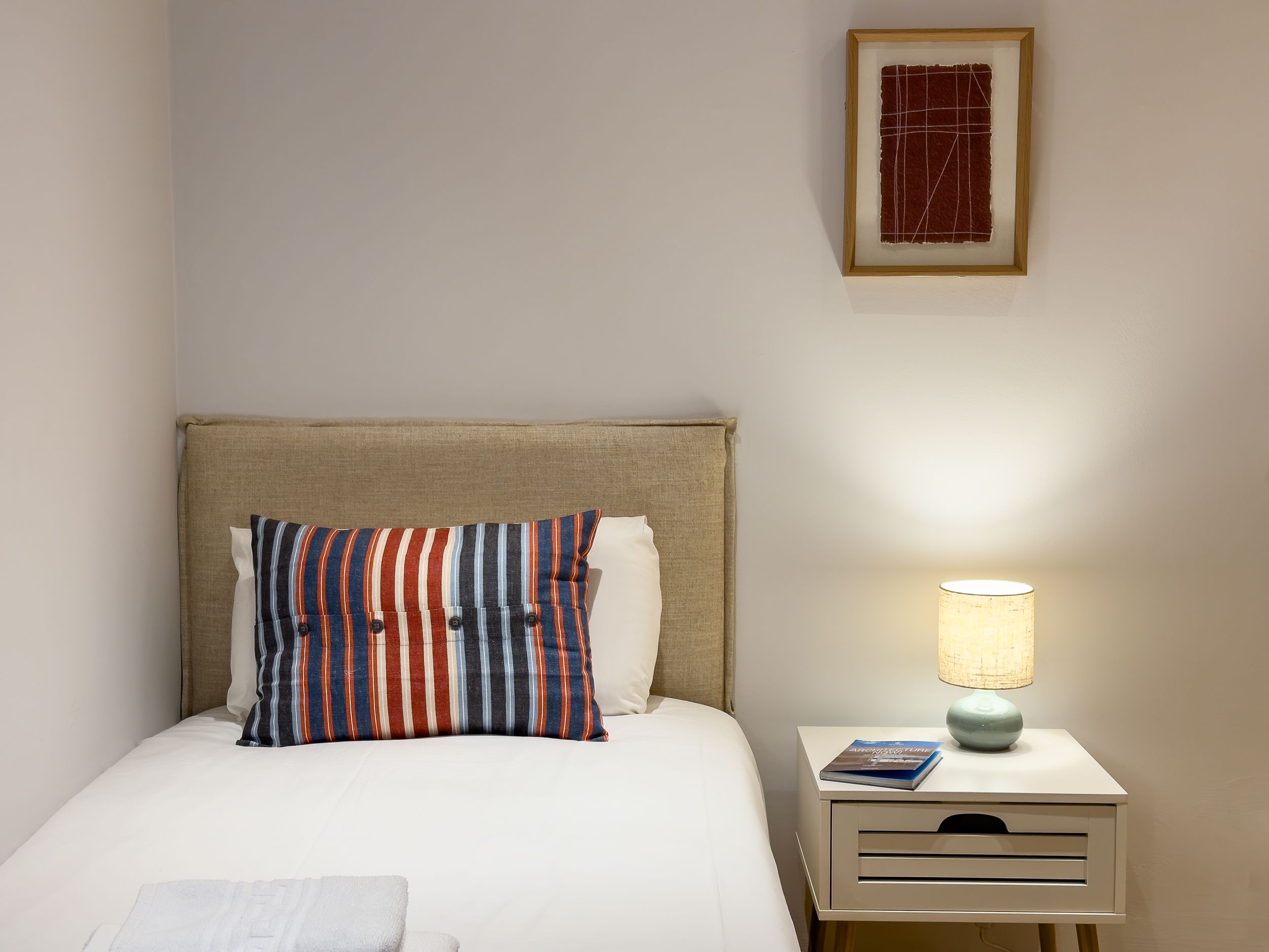 NESTIC - LIDIA - Dormitorio apartamento amueblado con servicios