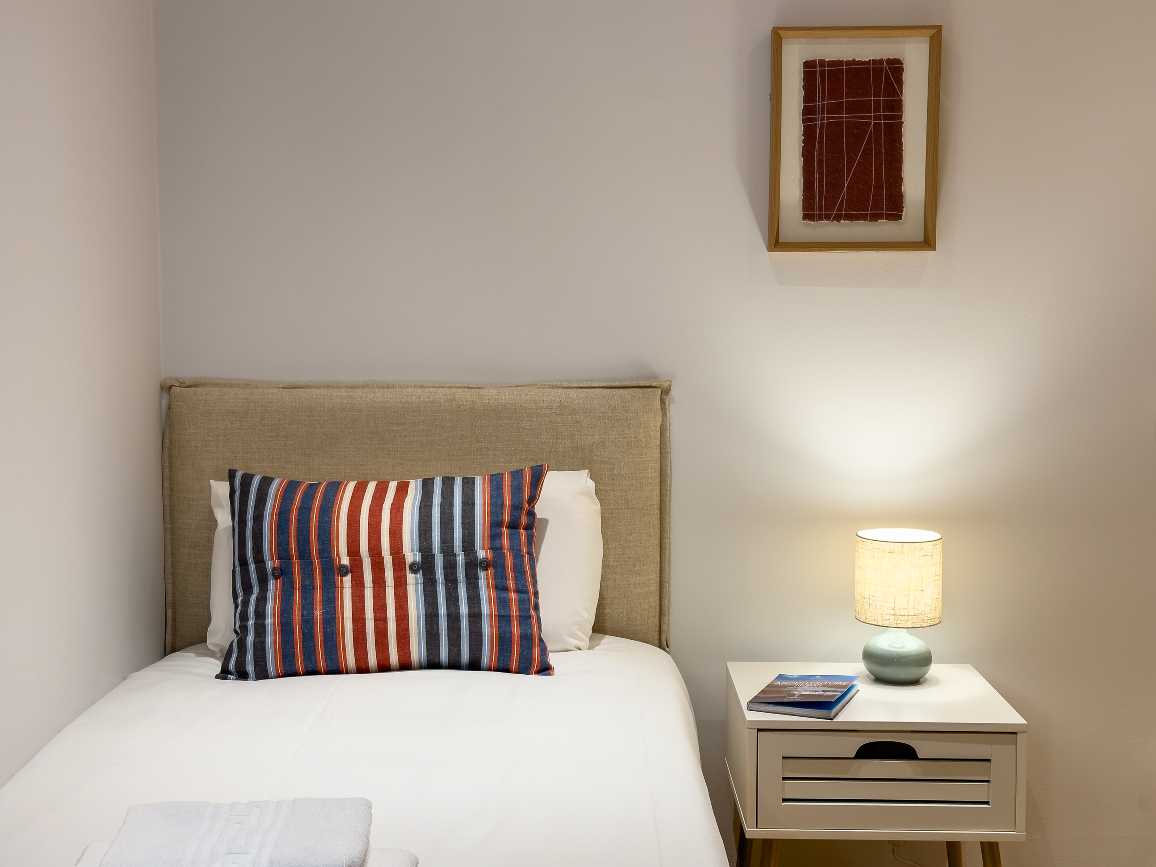 NESTIC - LIDIA - Dormitorio apartamento amueblado con servicios