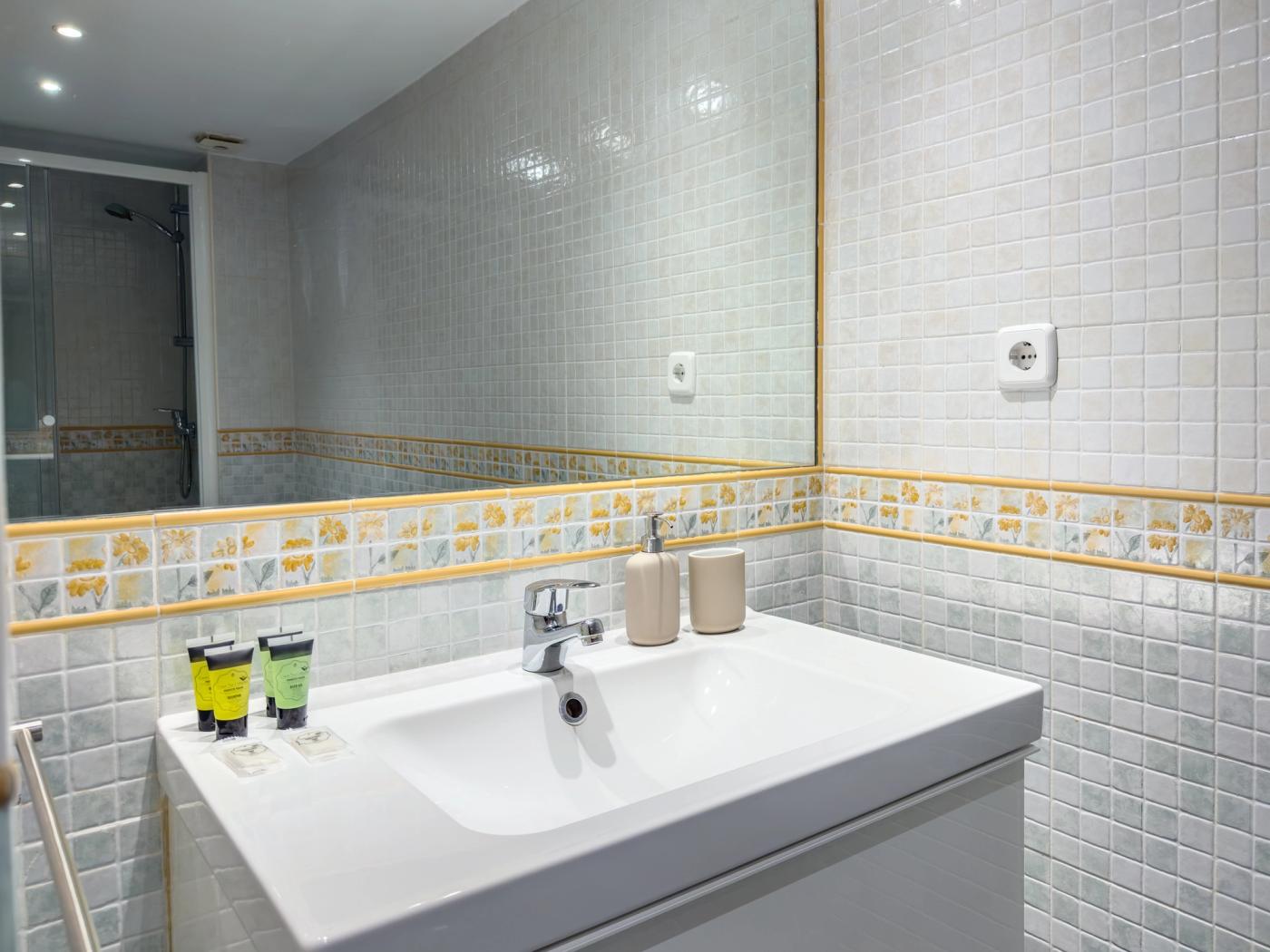 NESTIC - LIDIA - Bathroom serviced apartment
