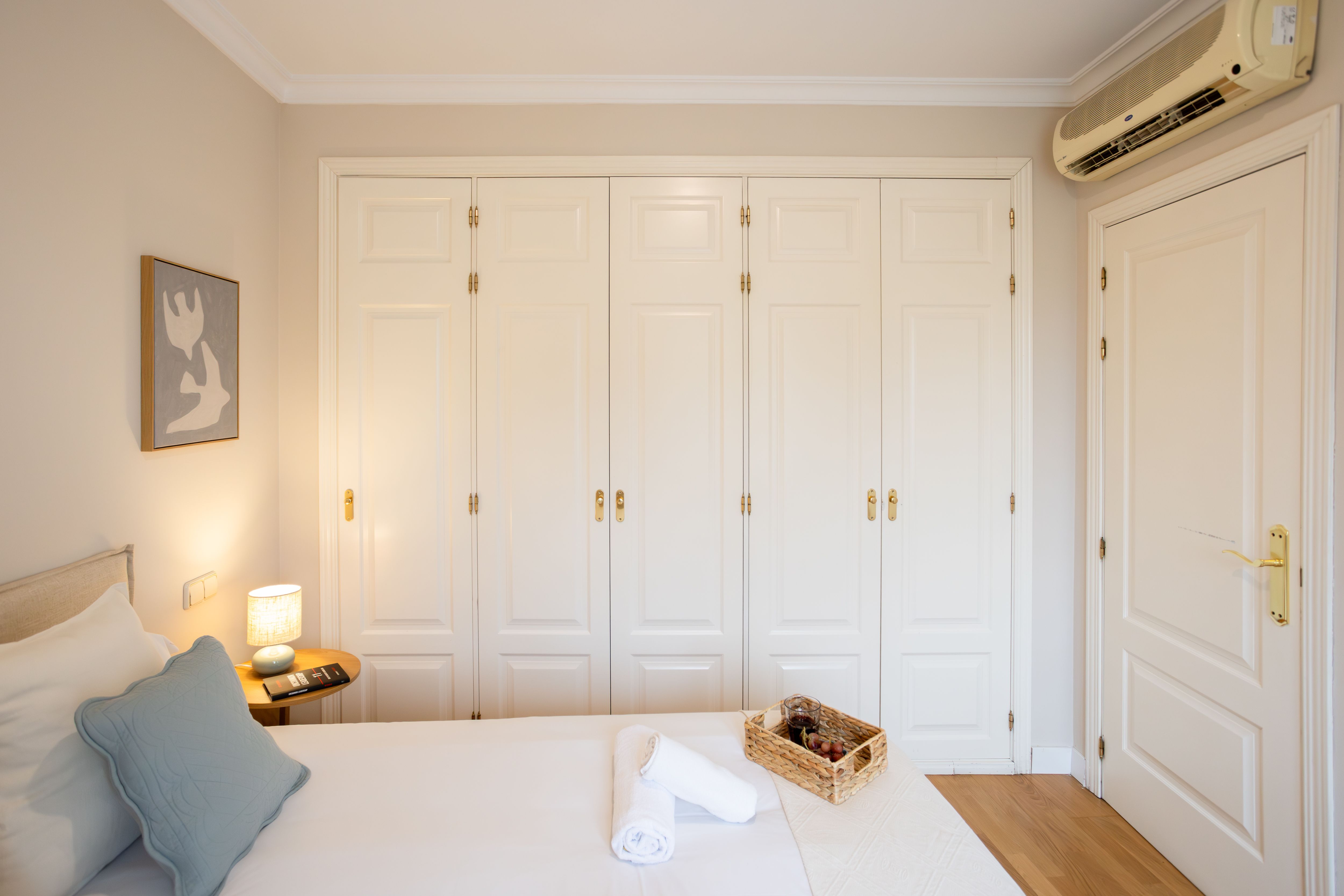 NESTIC - LANUZA - Dormitorio apartamento amueblado con servicios