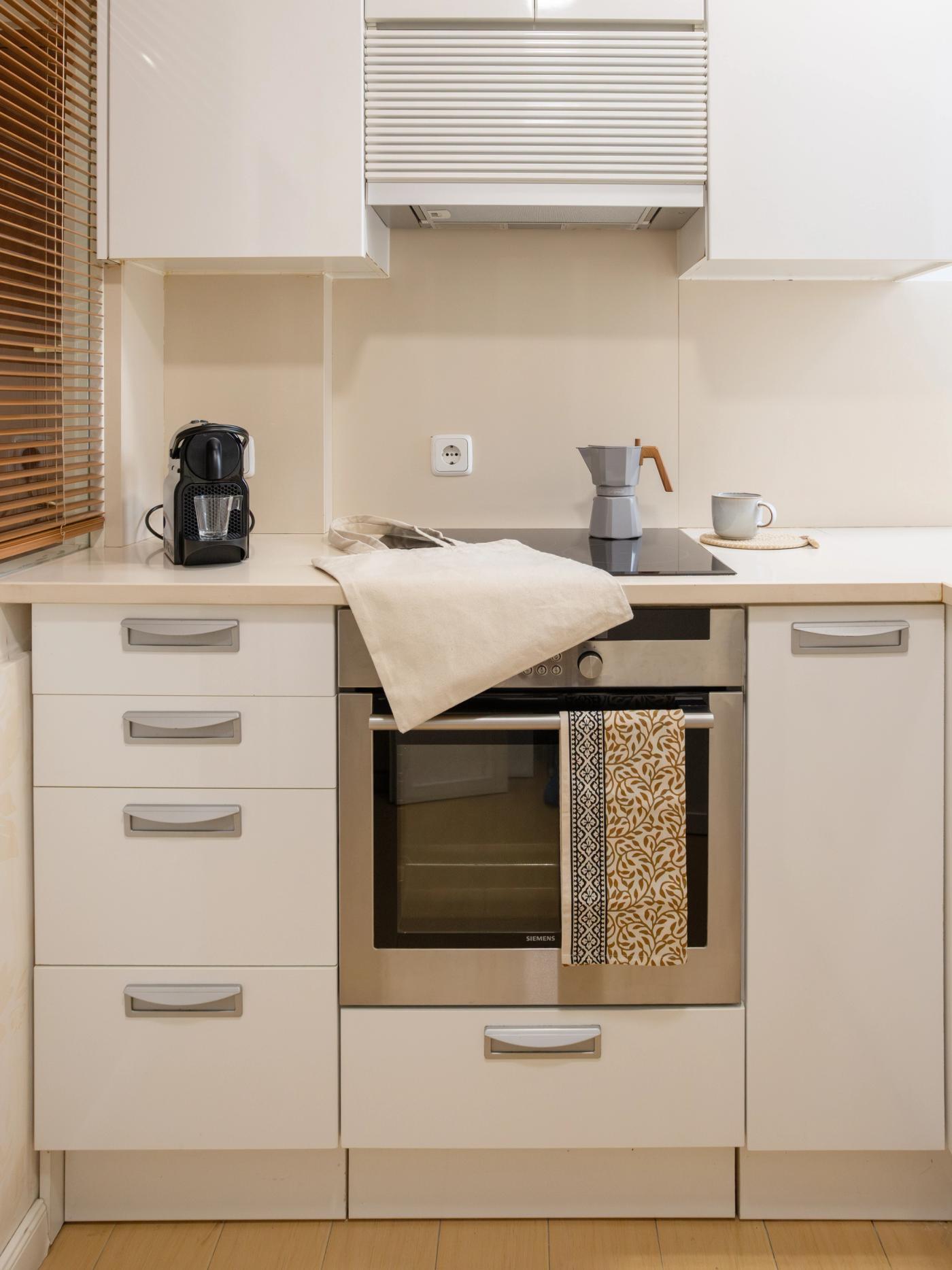 NESTIC - ALCAÑICES - Kitchen Furnished apartment with services