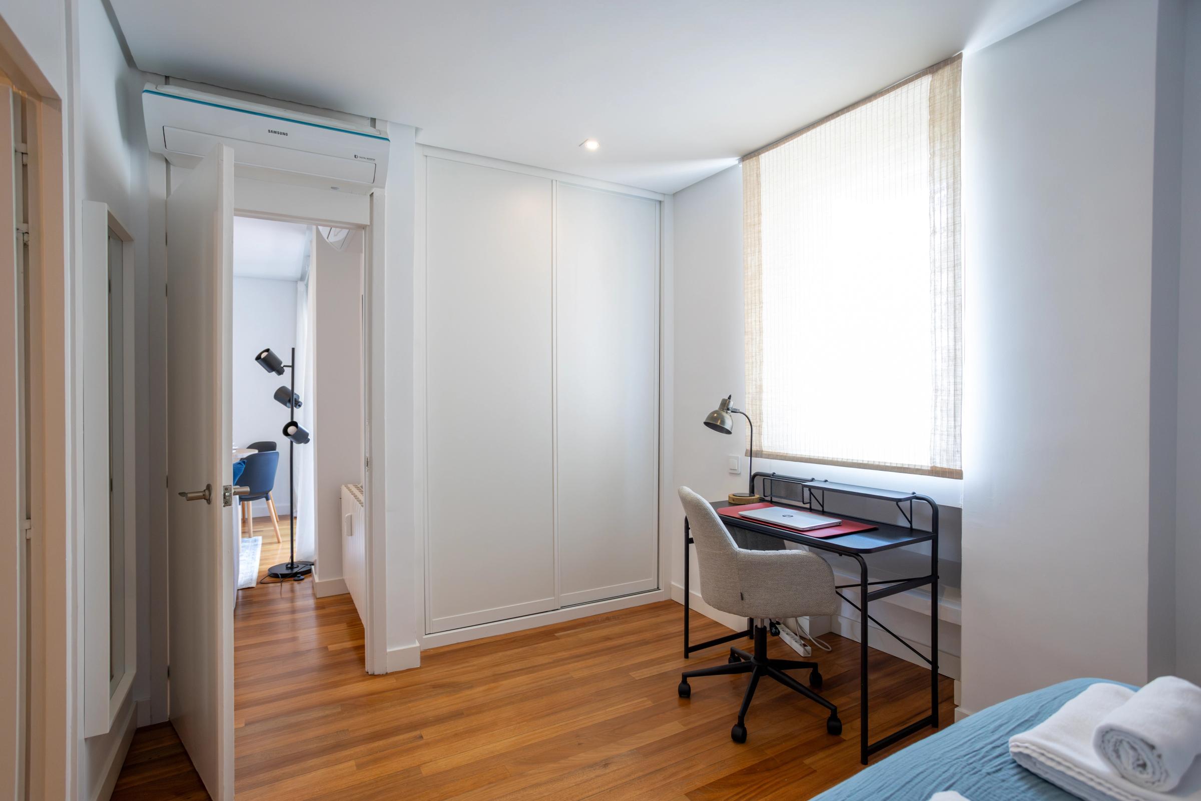 NESTIC - ALIAGA - Office area fully furnished apartment