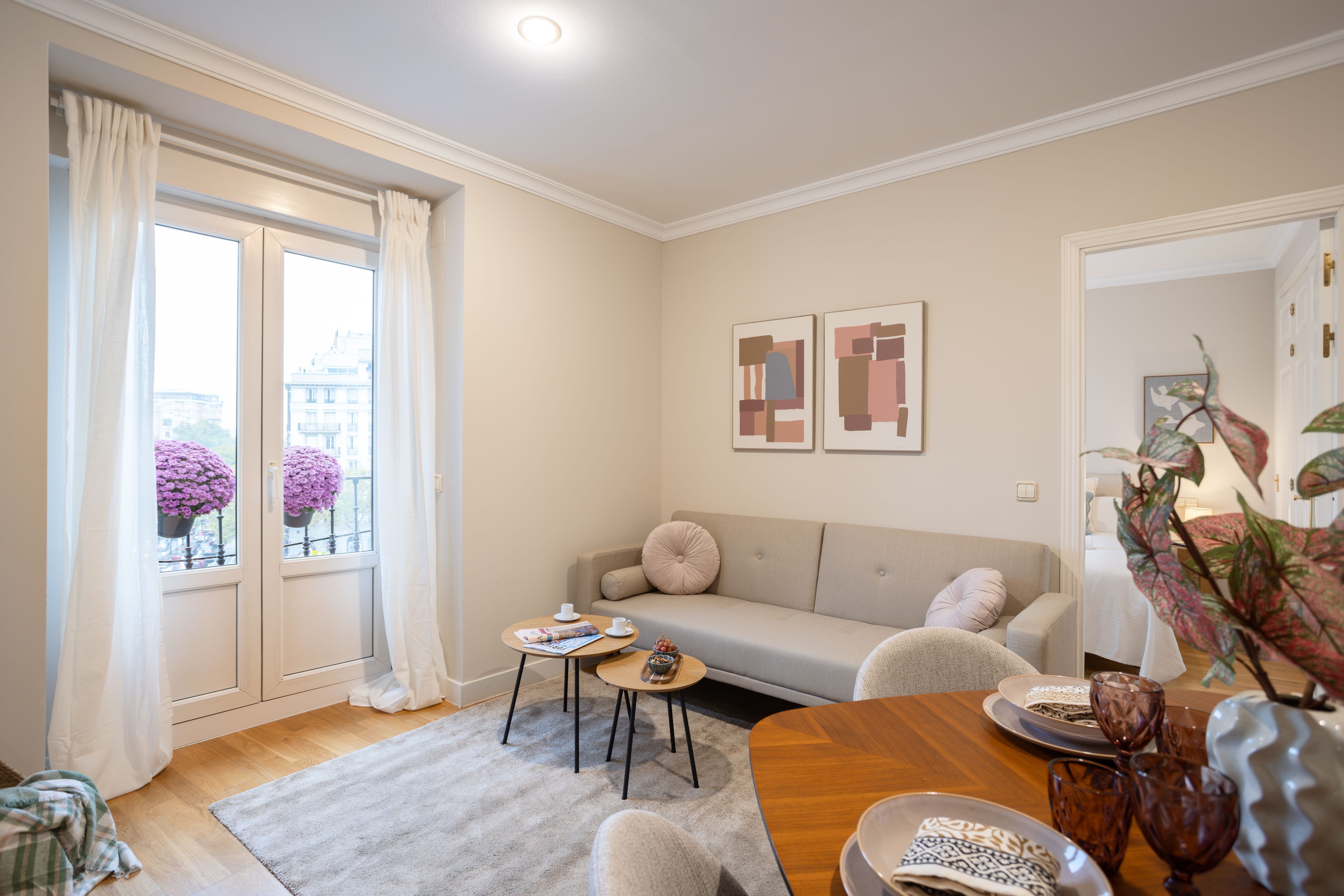 NESTIC - LANUZA - Salón apartamento amueblado con servicios