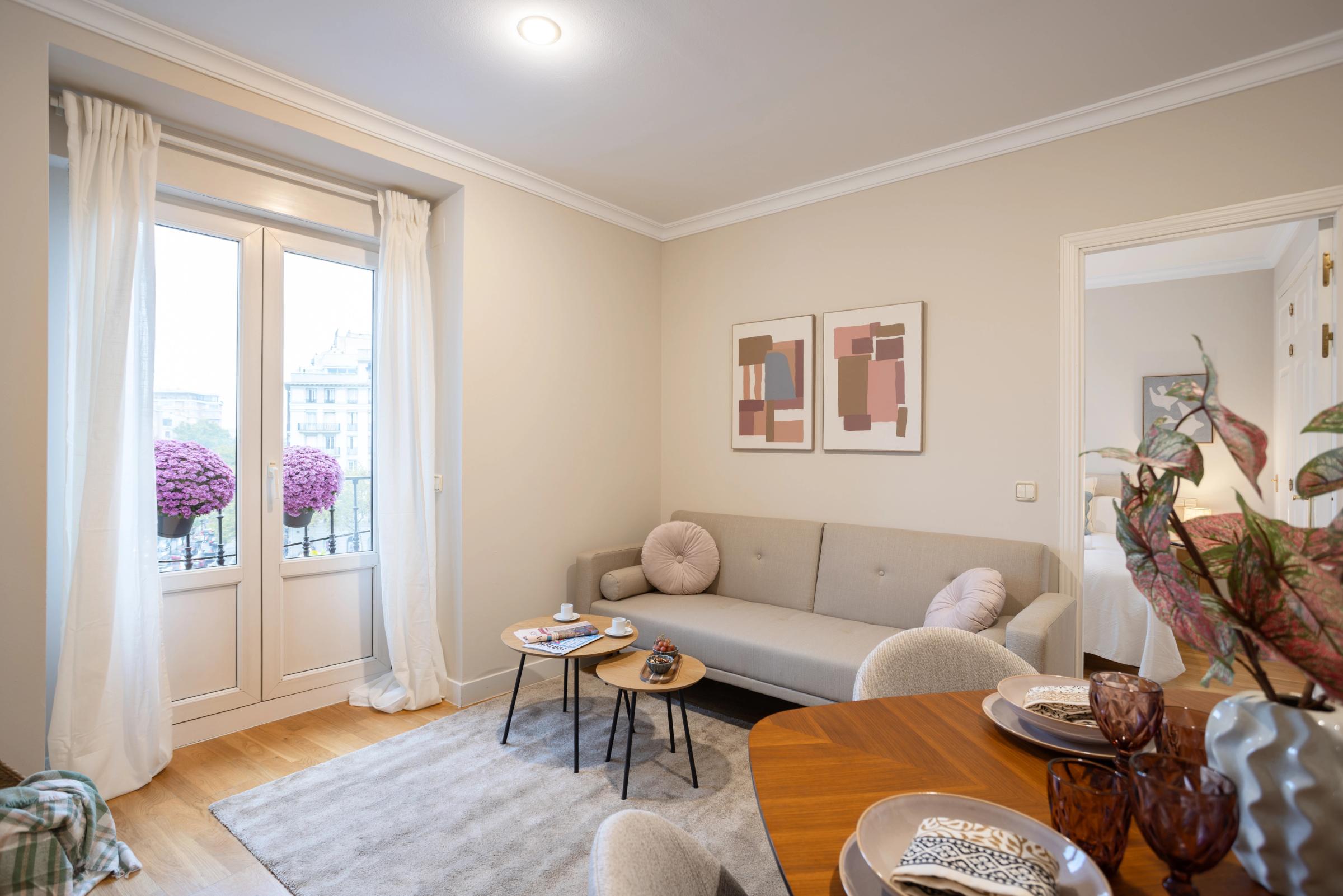 NESTIC - LANUZA - Living room furnished apartament with services