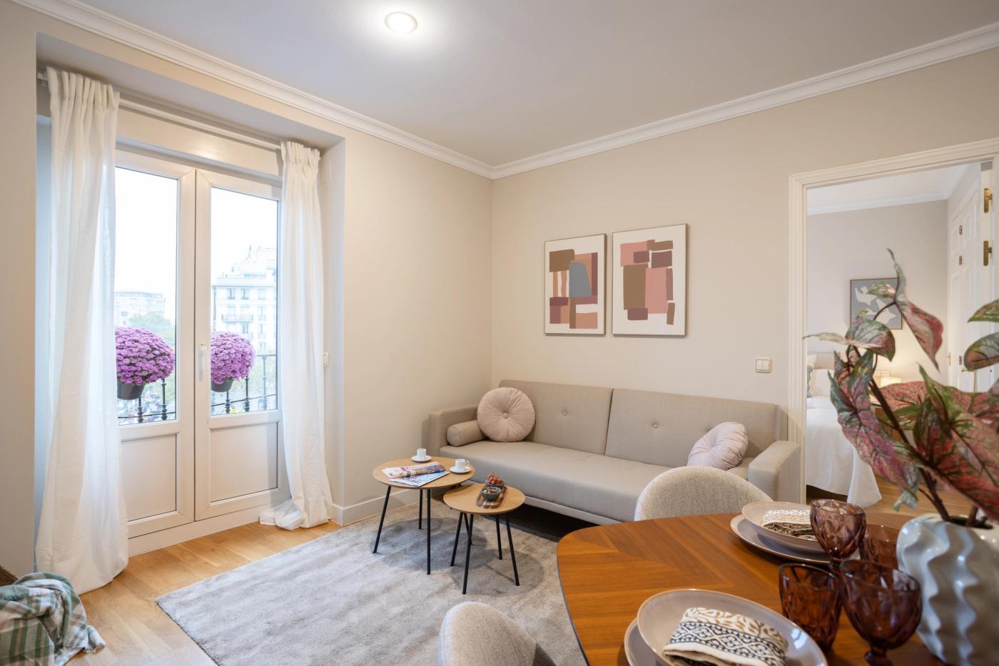 NESTIC - LANUZA - Living room furnished apartament with services