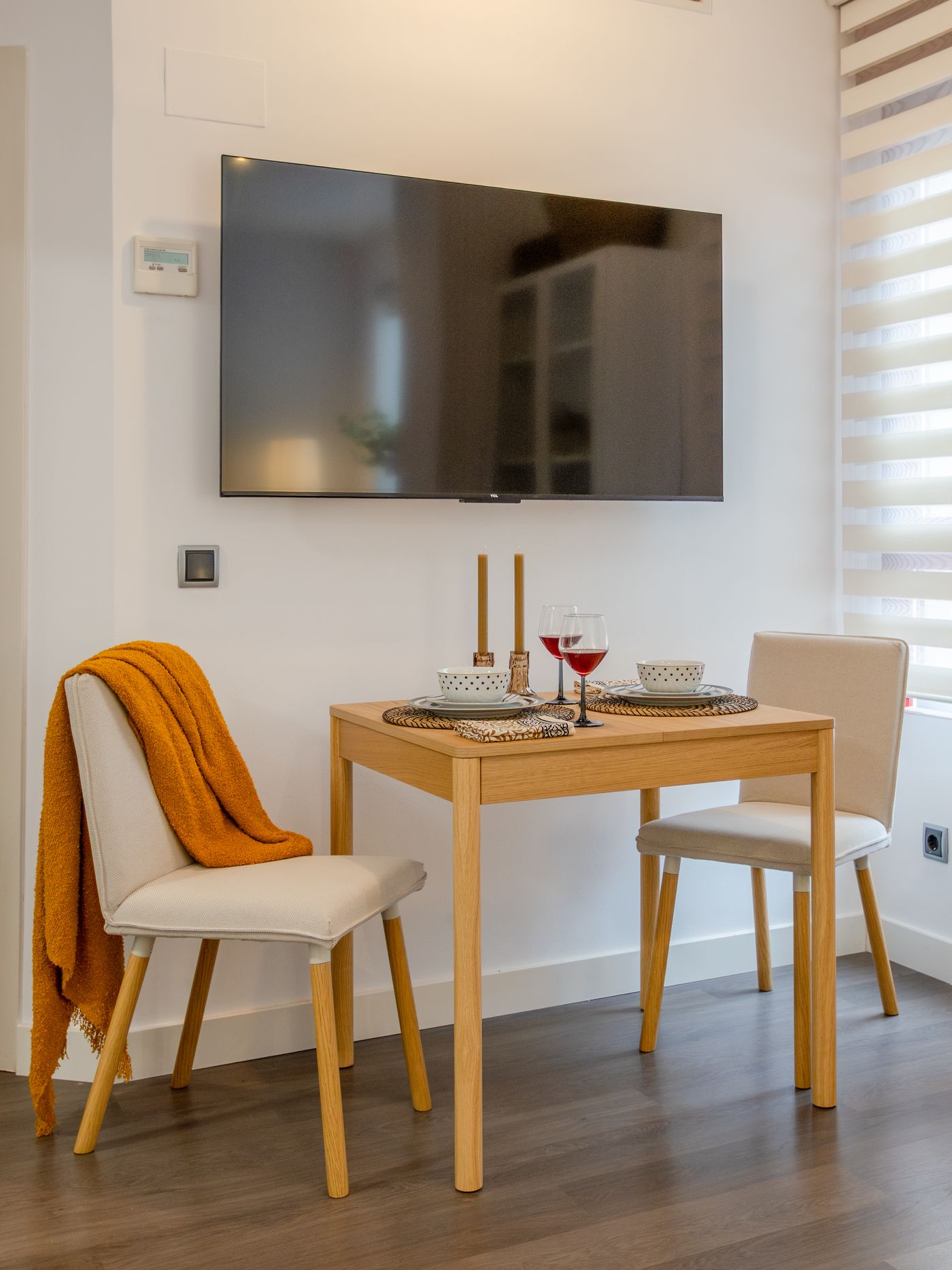 NESTIC - BERIAIN - Living room Furnished apartment with services