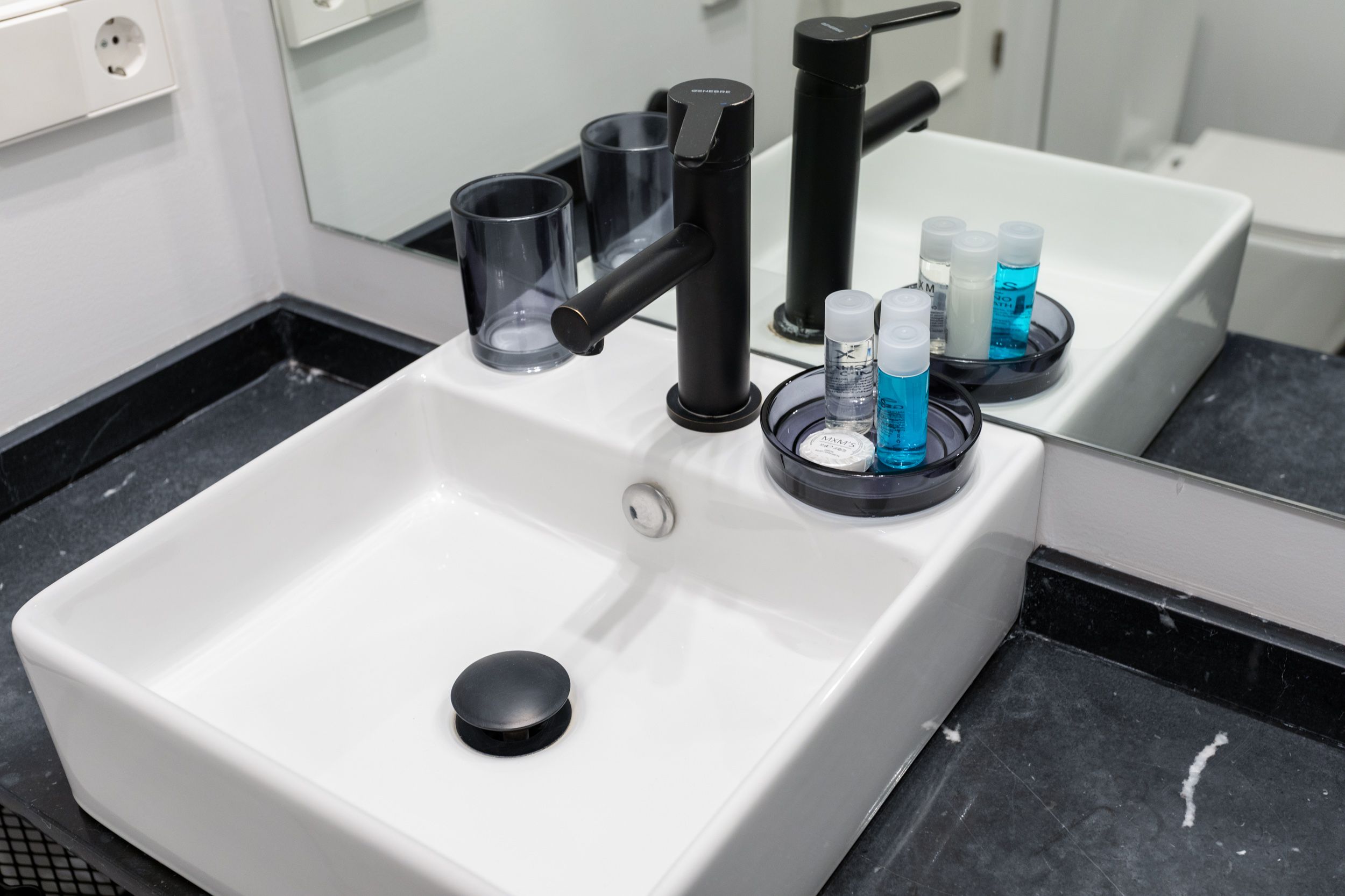 NESTIC - MENINA - Baño apartamento amueblado con servicios
