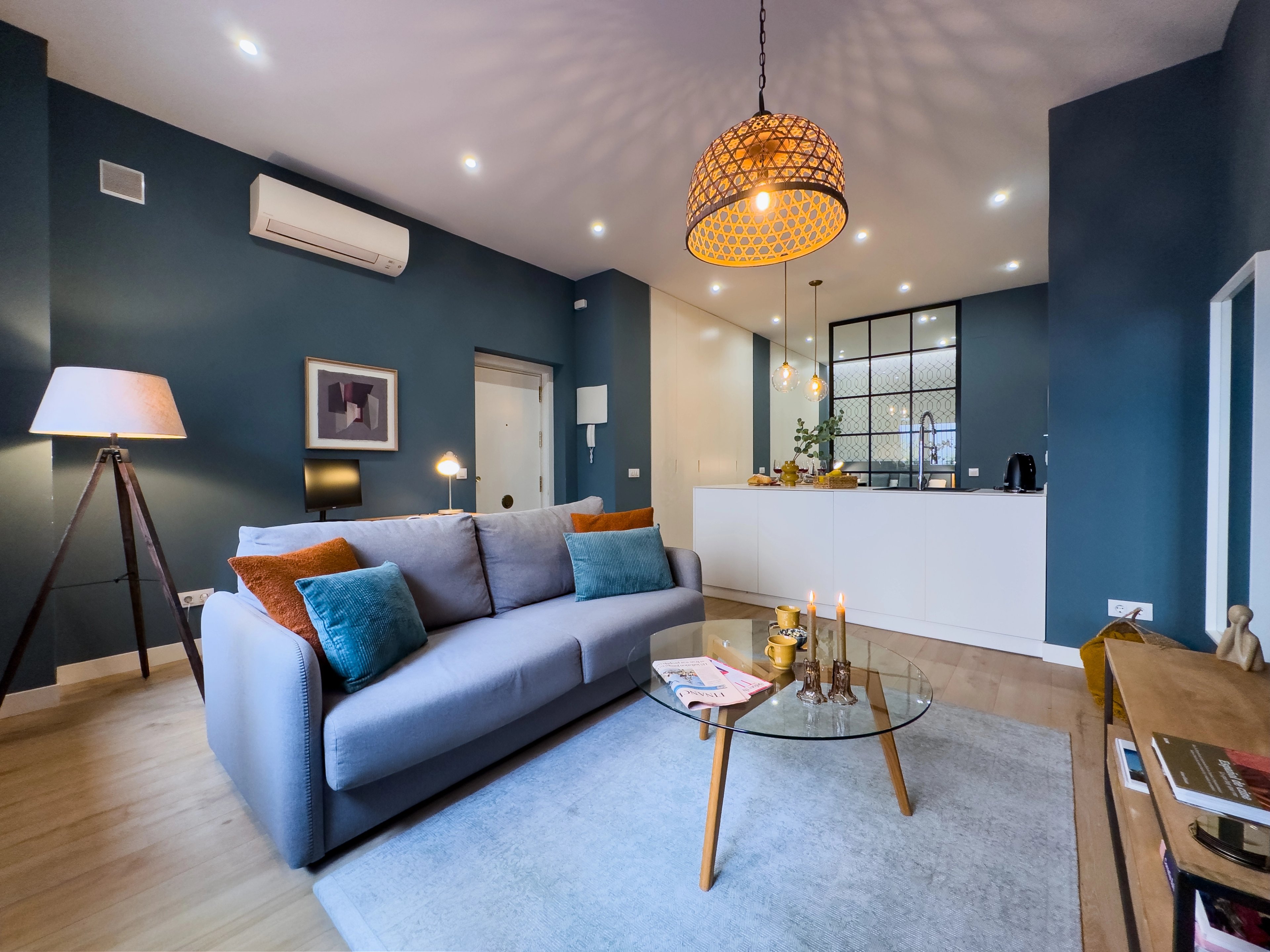 NESTIC - MENESES - Salón Apartamento amueblado con servicios