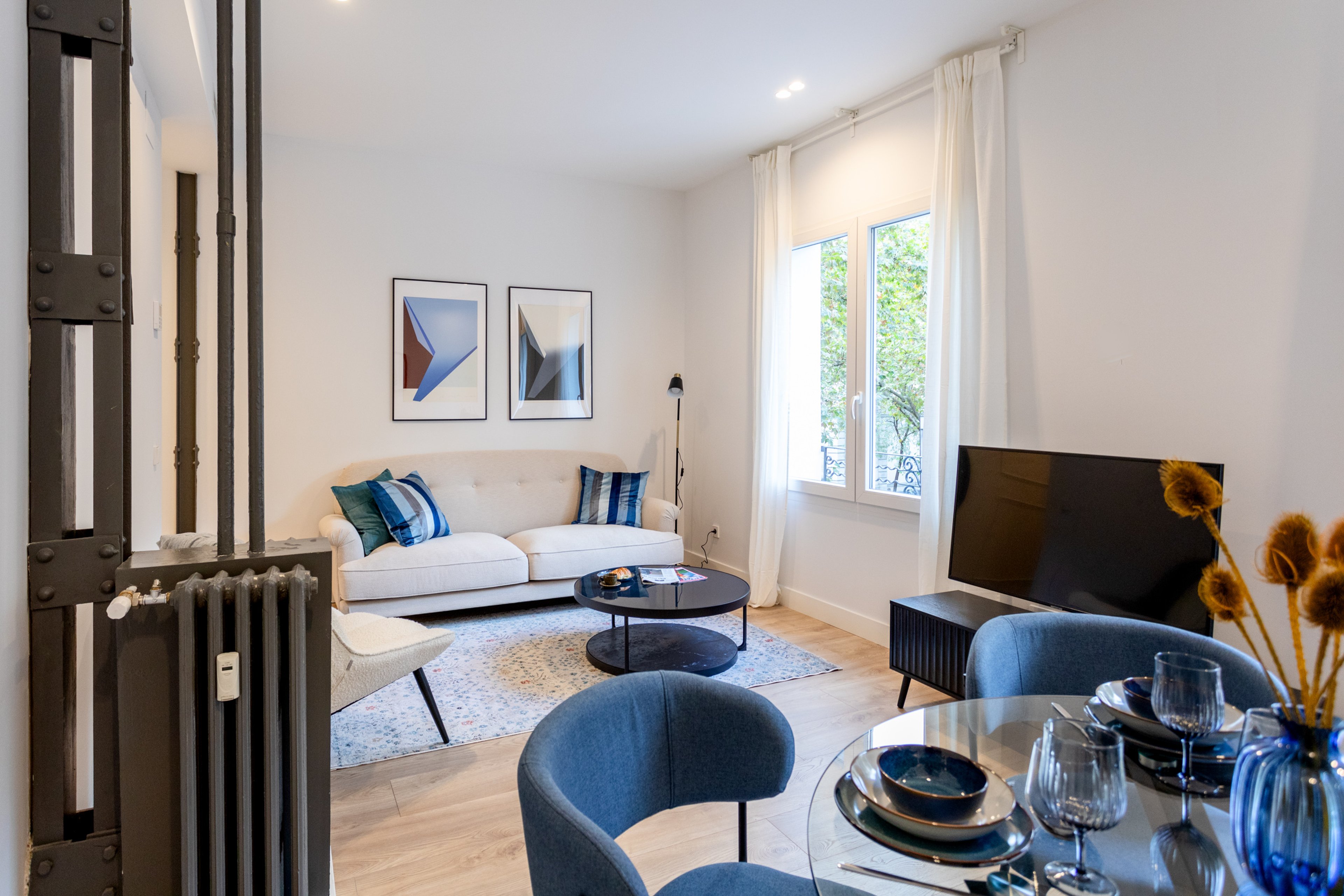 NESTIC - MENINA - Salón apartamento amueblado con servicios
