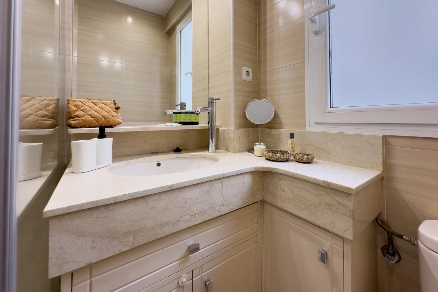 NESTIC - ALCAÑICES - Bathroom Furnished apartment with services