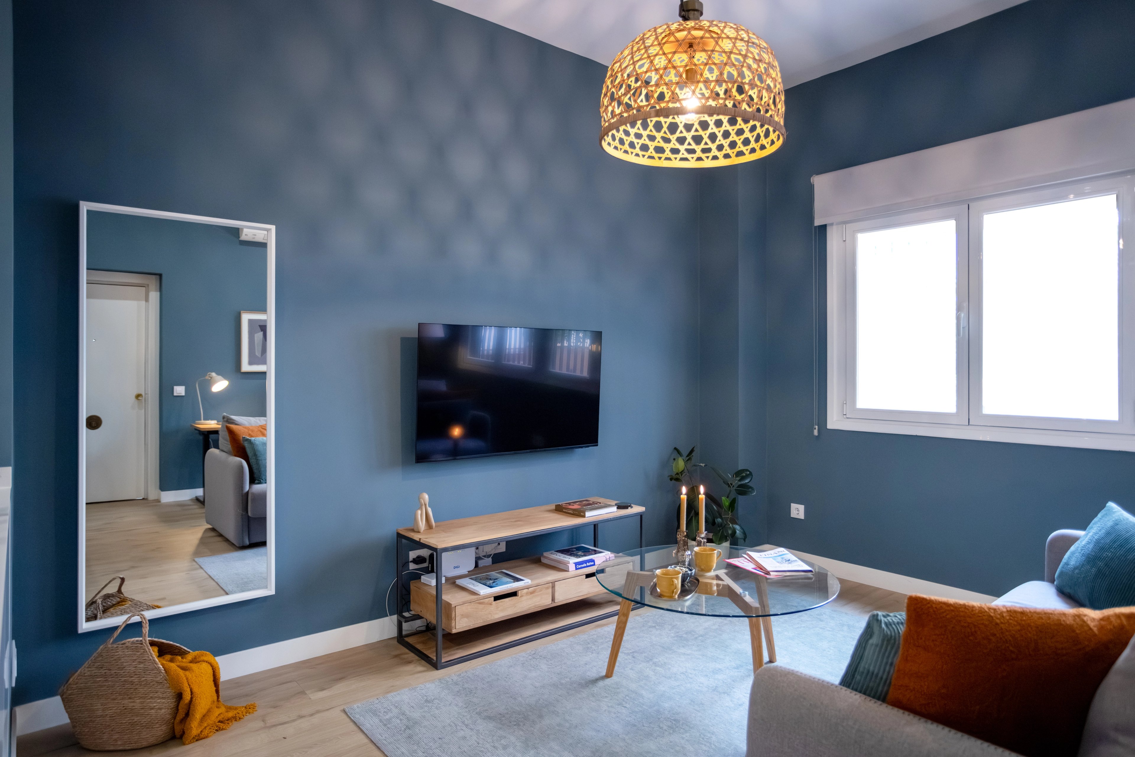 NESTIC - MENESES - Salón Apartamento amueblado con servicios