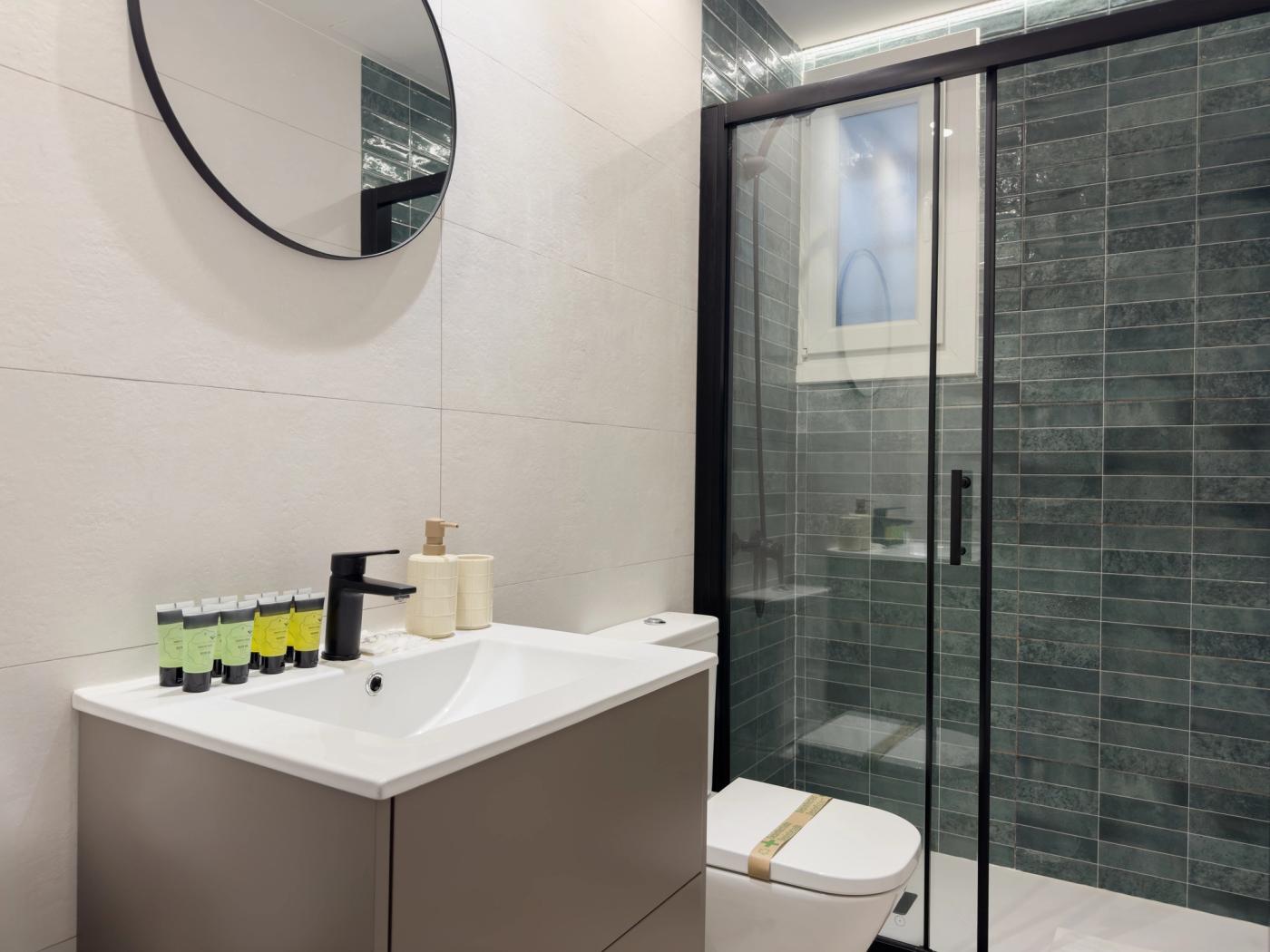 NESTIC - BELLIDO - Bathroom furnished apartment with services