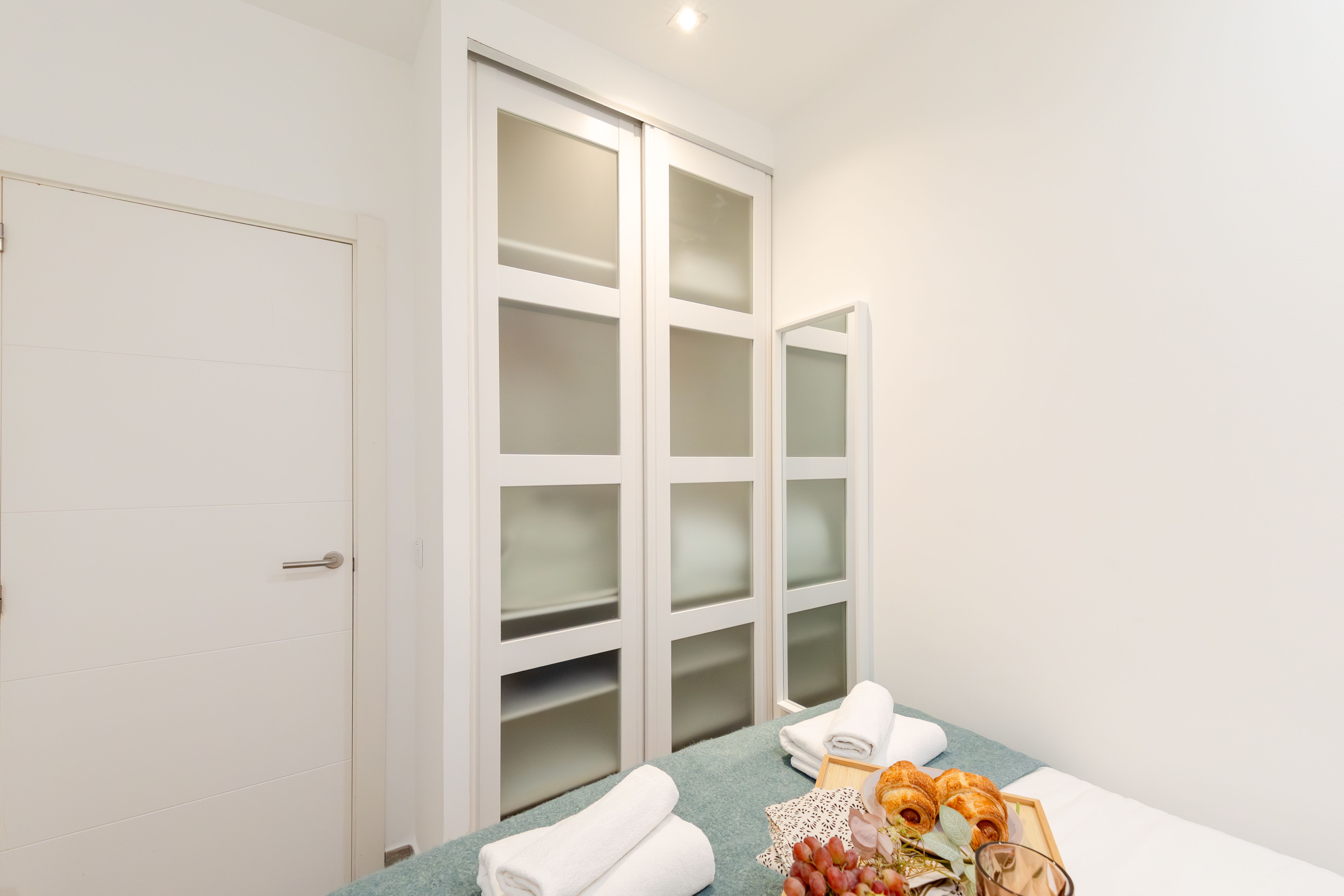 NESTIC - PONTONES - Dormitorio apartamento amueblado con servicios