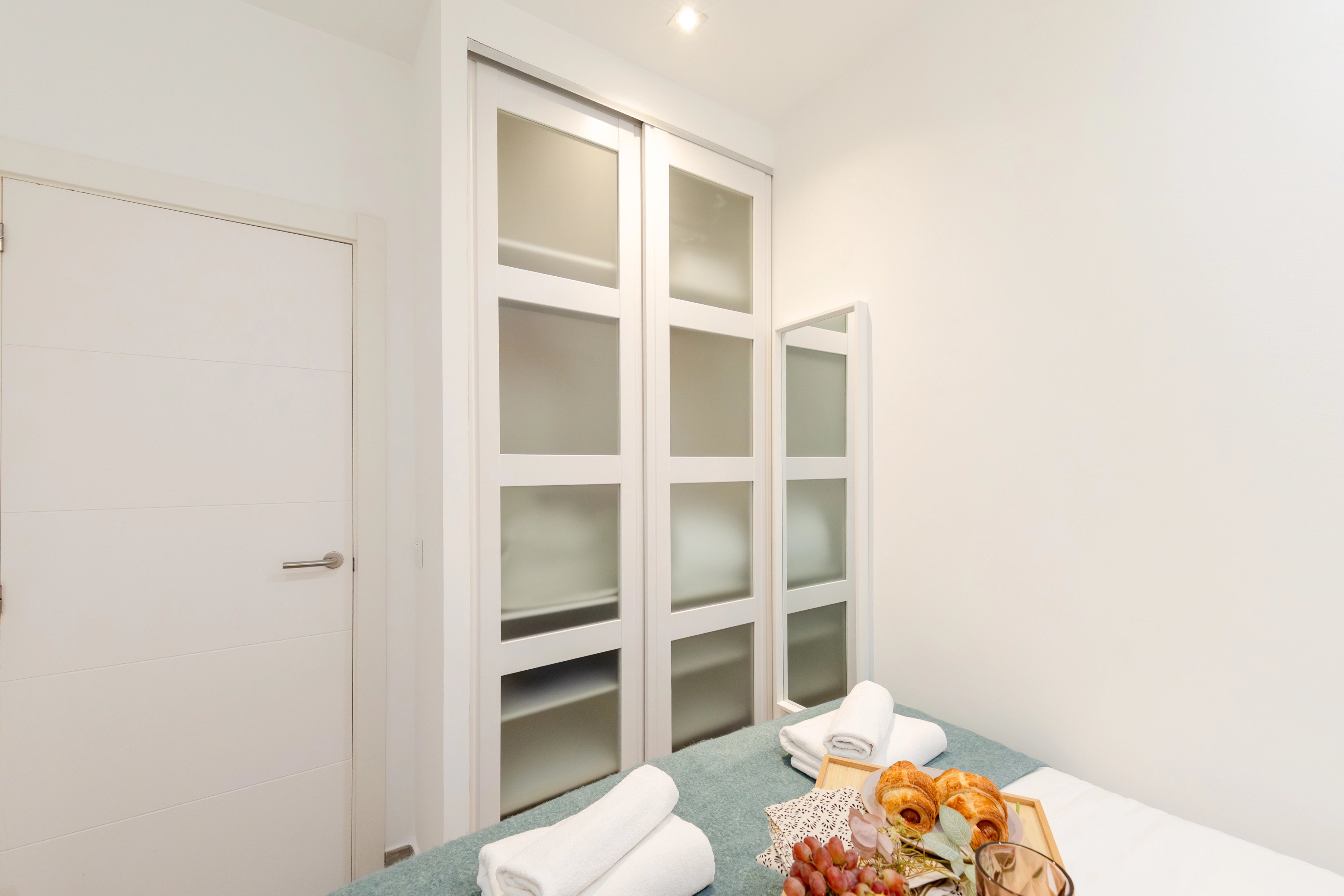 NESTIC - PONTONES - Dormitorio apartamento amueblado con servicios